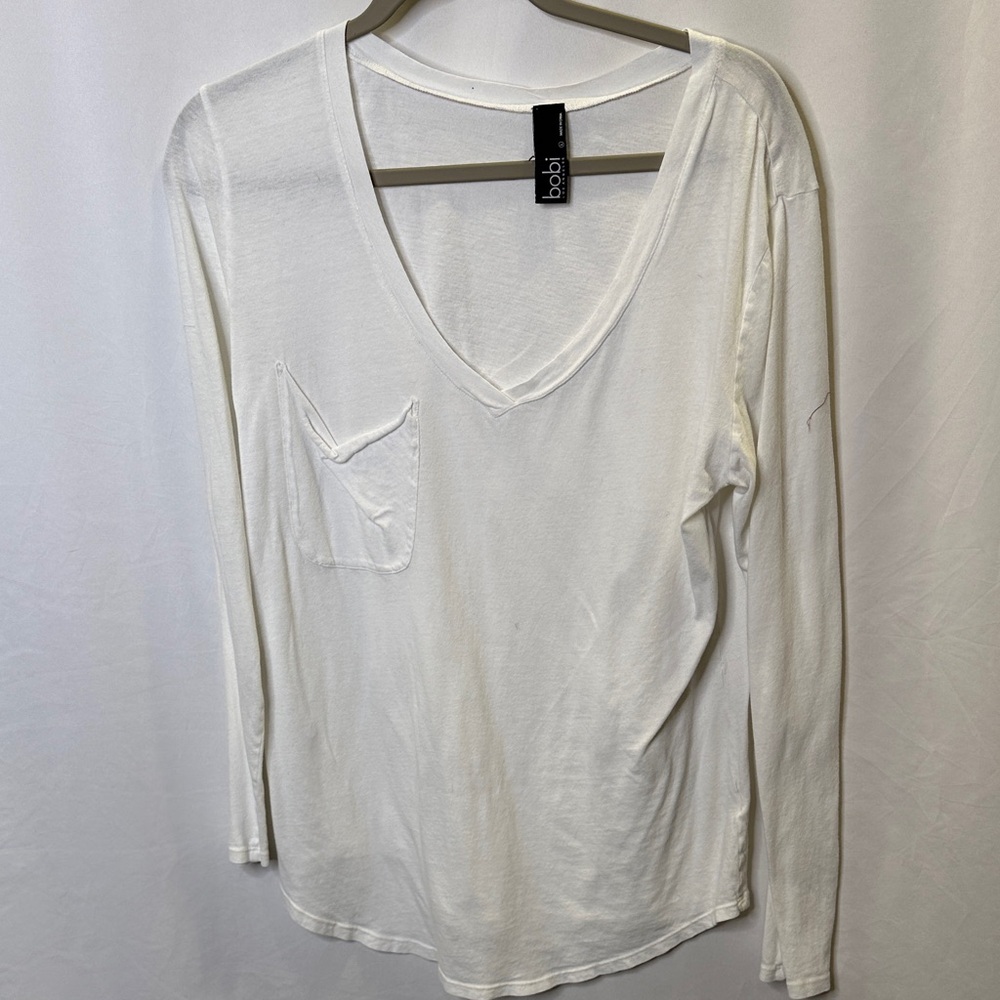 Bobi white long sleeve vneck tee. Chest pockets. Size L